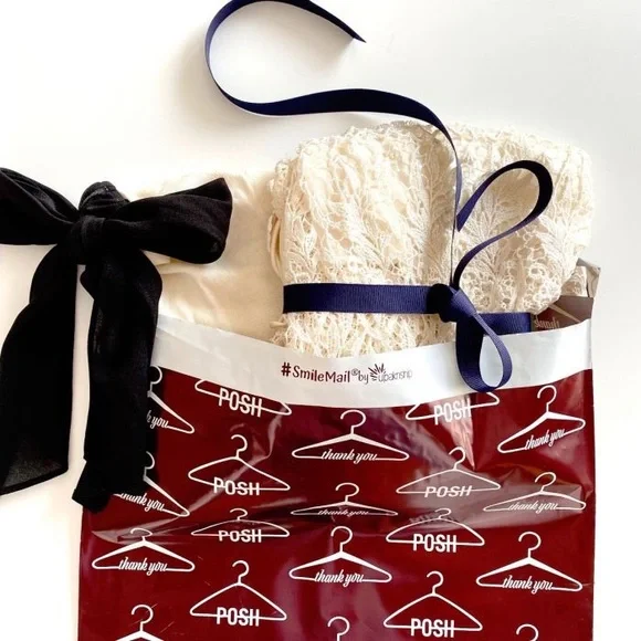 Posh Hanger Poly Mailers 14x17 Pack of 25 - Picture 2 of 8